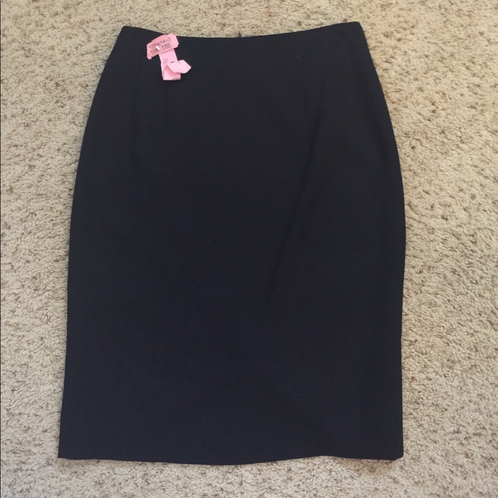 Ellen Tracy, Darkest Navy Blue Straight Skirt!